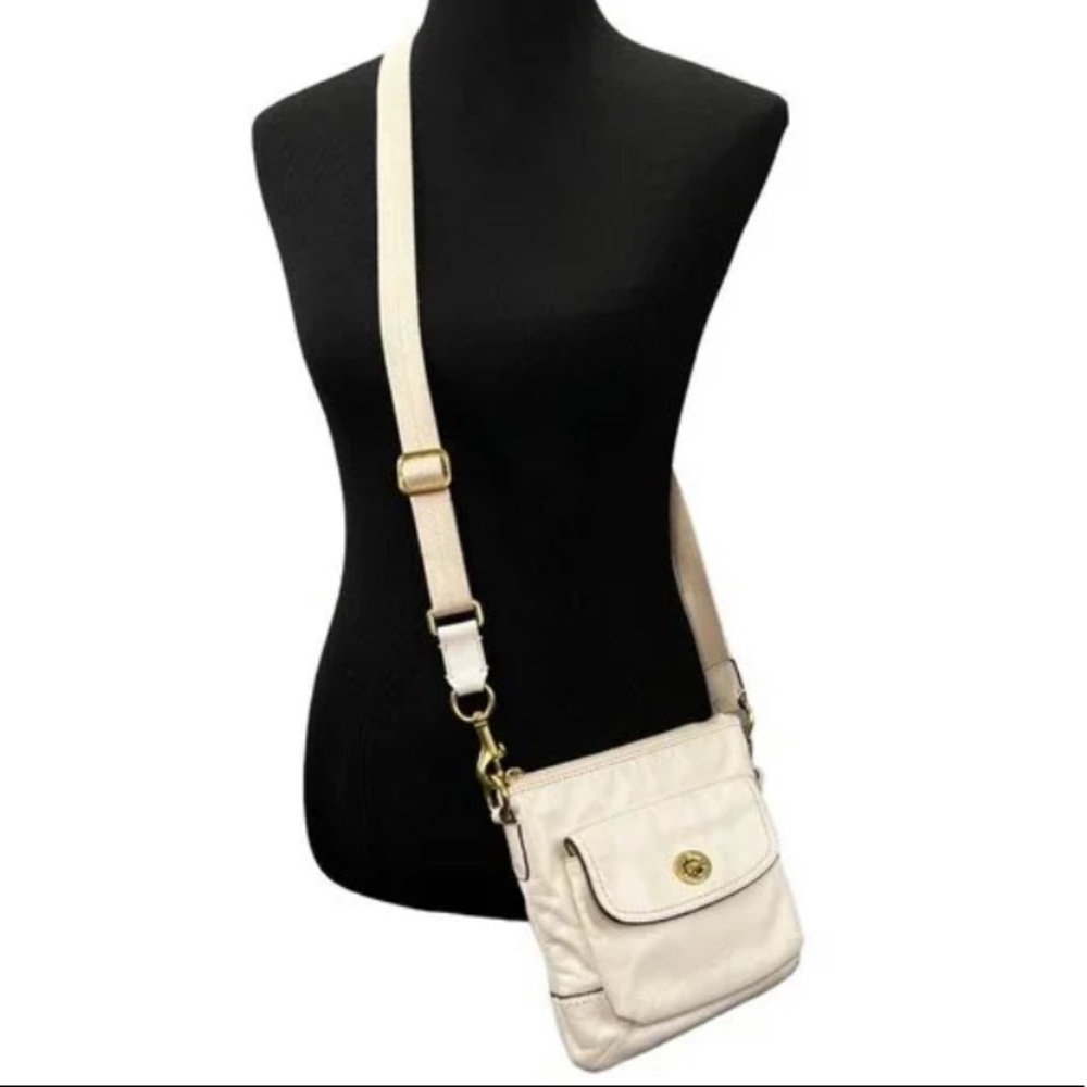 Coach Parker Swing back white purse